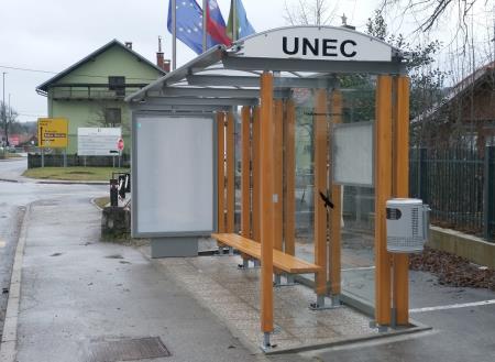 AVTOBUSNO POSTAJALIŠČE NA UNCU 02 FOTO BOŠTJAN  OTONIČAR